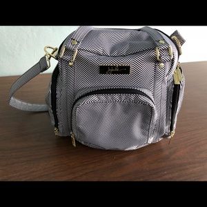 Ju-ju- be pump bag be supplied